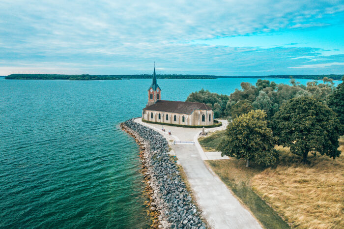 Lac du der - eglise © Les Droners 2.jpg Les Droners