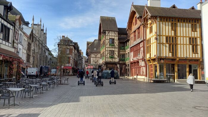 Segway à Troyes©CDT Aube.jpg ADT AUBE