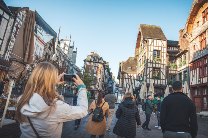 Visite guidée ville de Troyes© ARTGE - Pierre Defontaine.jpg Pierre Defontaine ARTGE